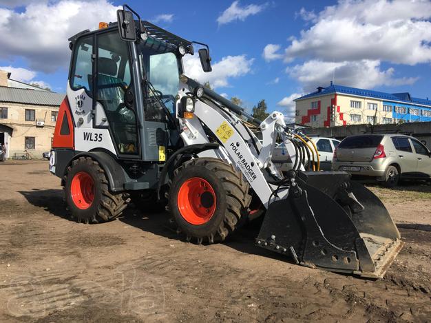 Мини-погрузчик Polar Bagder WL35